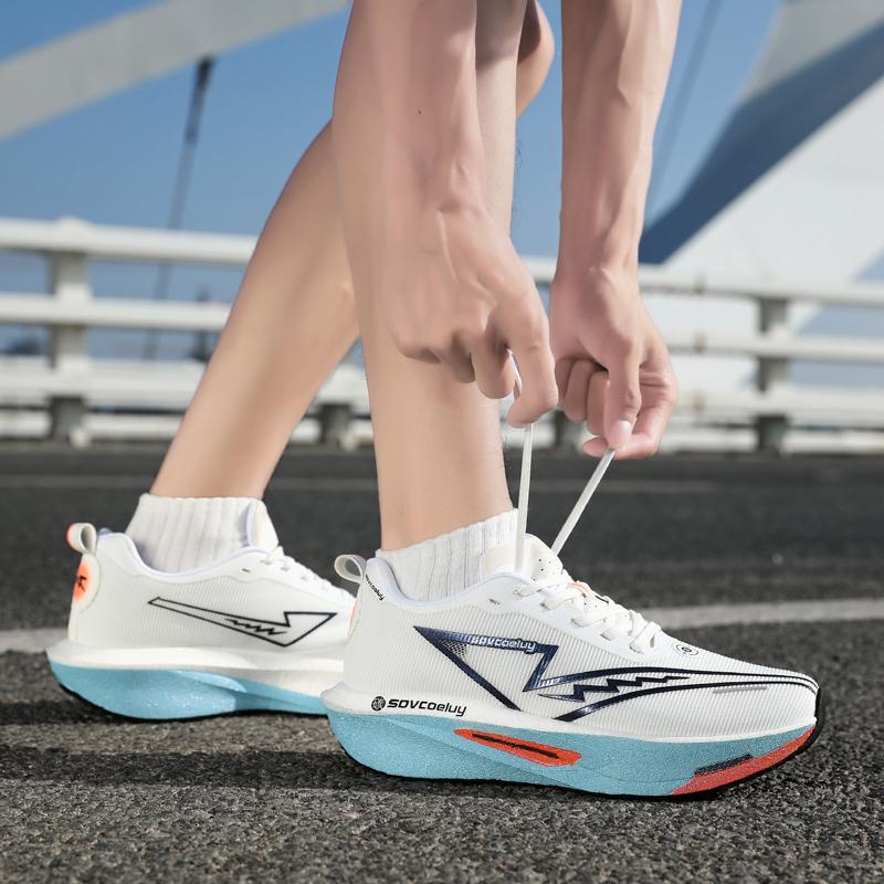 Tênis de Corrida com Placa de  - Sneakers avaliação e preço
